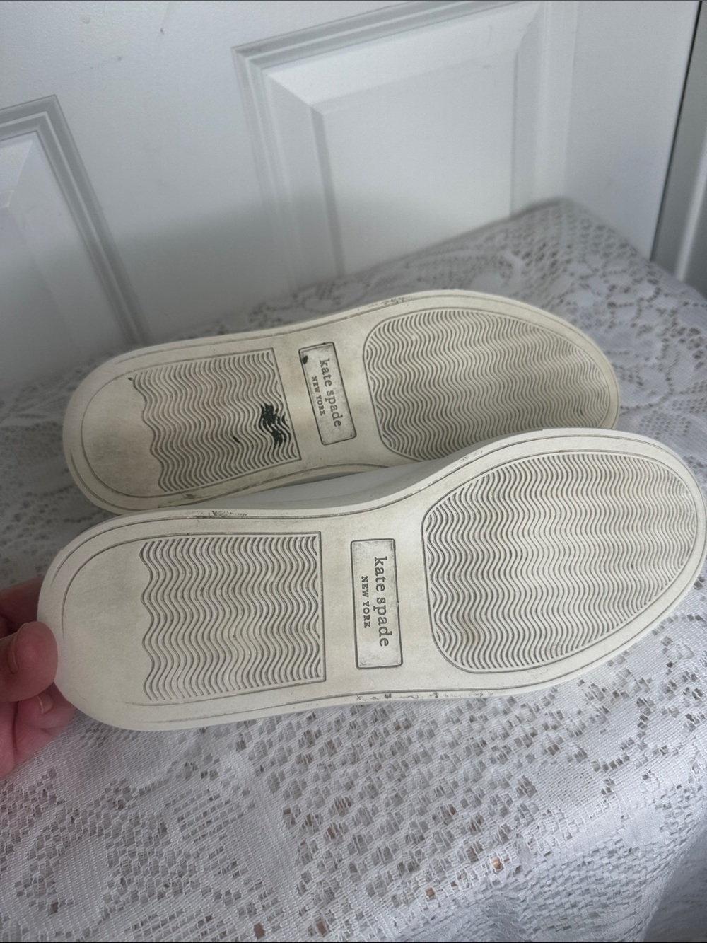 Kate Spade White Leather Sneakers Black hearts lace up shoes sz 6 - Picture 7 of 7
